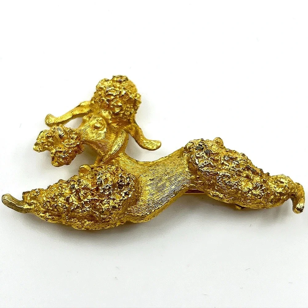 Vintage Mid-Century Gold Tone Textured Poodle‎ Dog Brooch Retro Kitsch Pin Retro